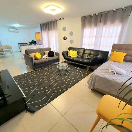 Barak Royal Suites 20 Garden Jacuzzi - ג'קוזי בחצר 엘라트 외부 사진